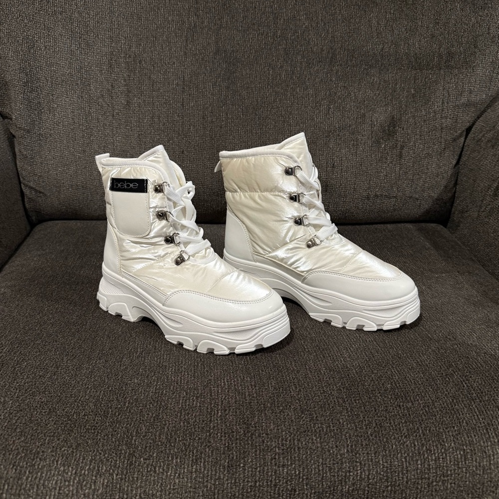 Bebe Women's Shiny White Winter Boots